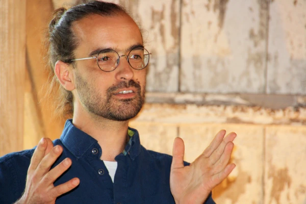 Portrait von Dominik Werner, dem Koordinator des Infoportals Orientierungszeiten.